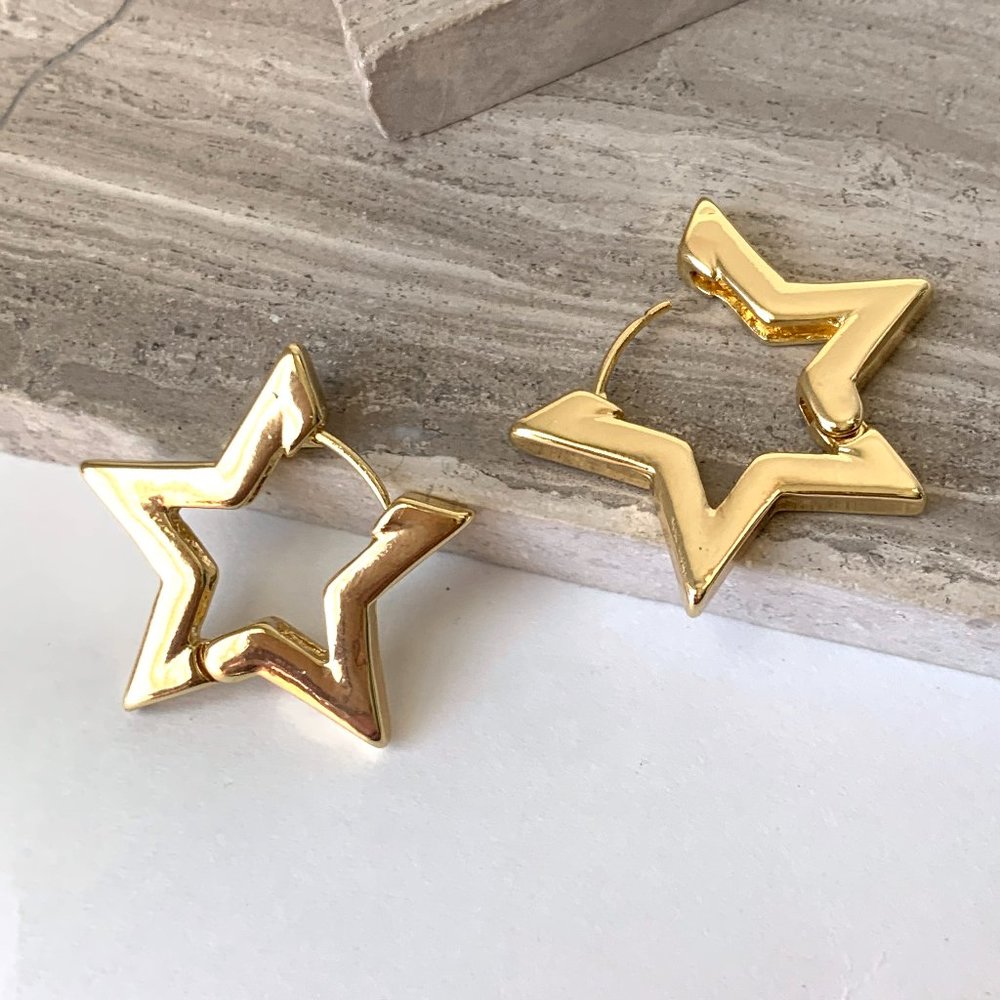 NEW~ Anthropologie Gold Star Huggie Hoop Earrings